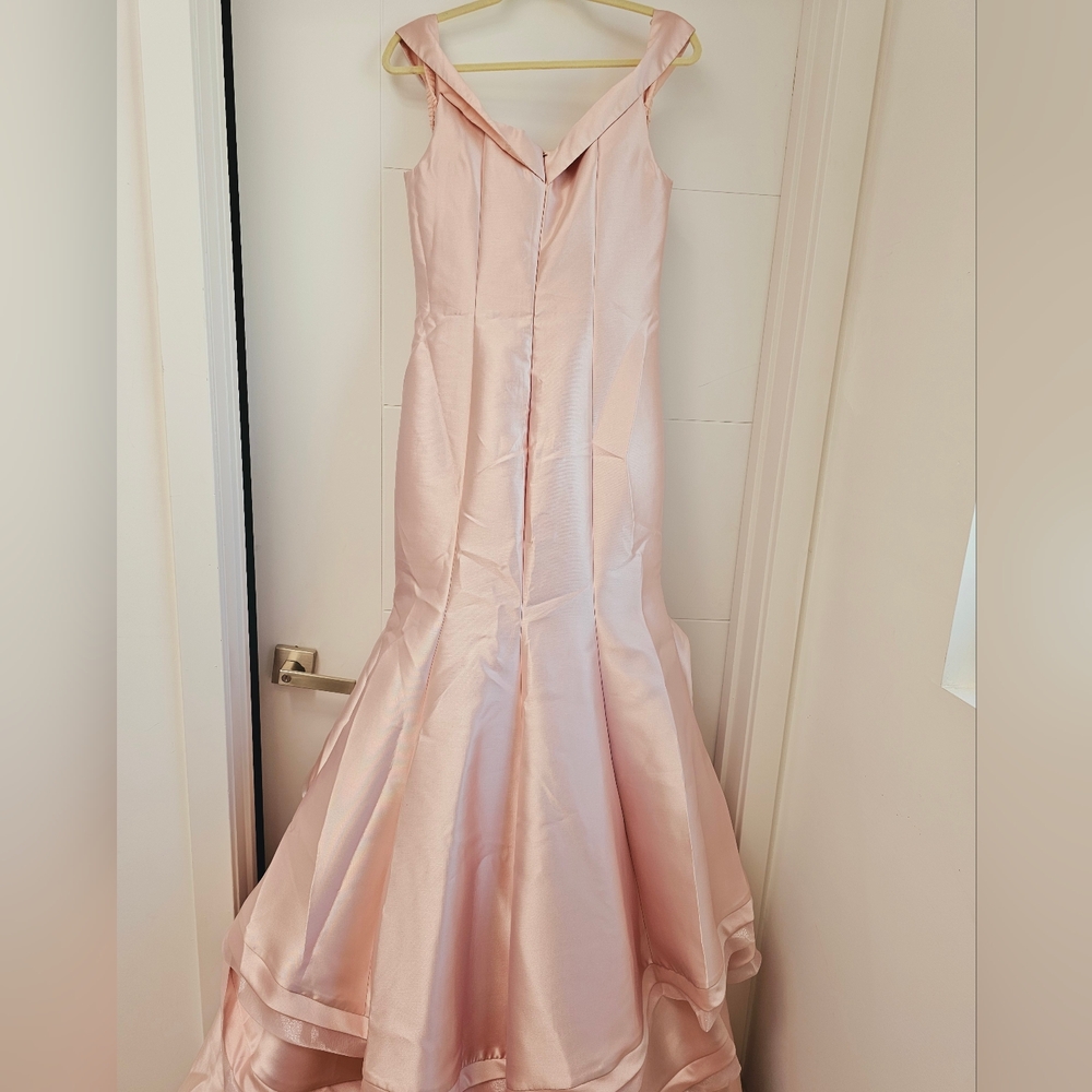 NWT Jovani Blush Off-the-shoulder Mermaid Evening Gown, size 6 - Picture 5 of 9